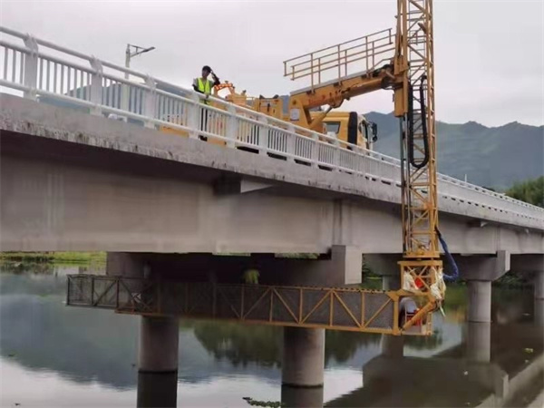 湖南路橋建設(shè)集團(tuán)有限責(zé)任公司平伍高速公路第六合同段隧道工程洞內(nèi)裝飾